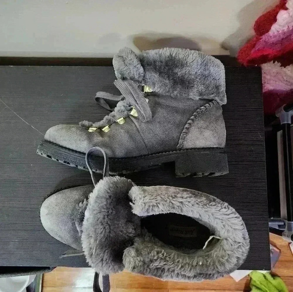 Size 9M Jack Rogers Grey Gay Charlie Faux Fur-Lined Suede Winter Boots - Picture 3 of 6